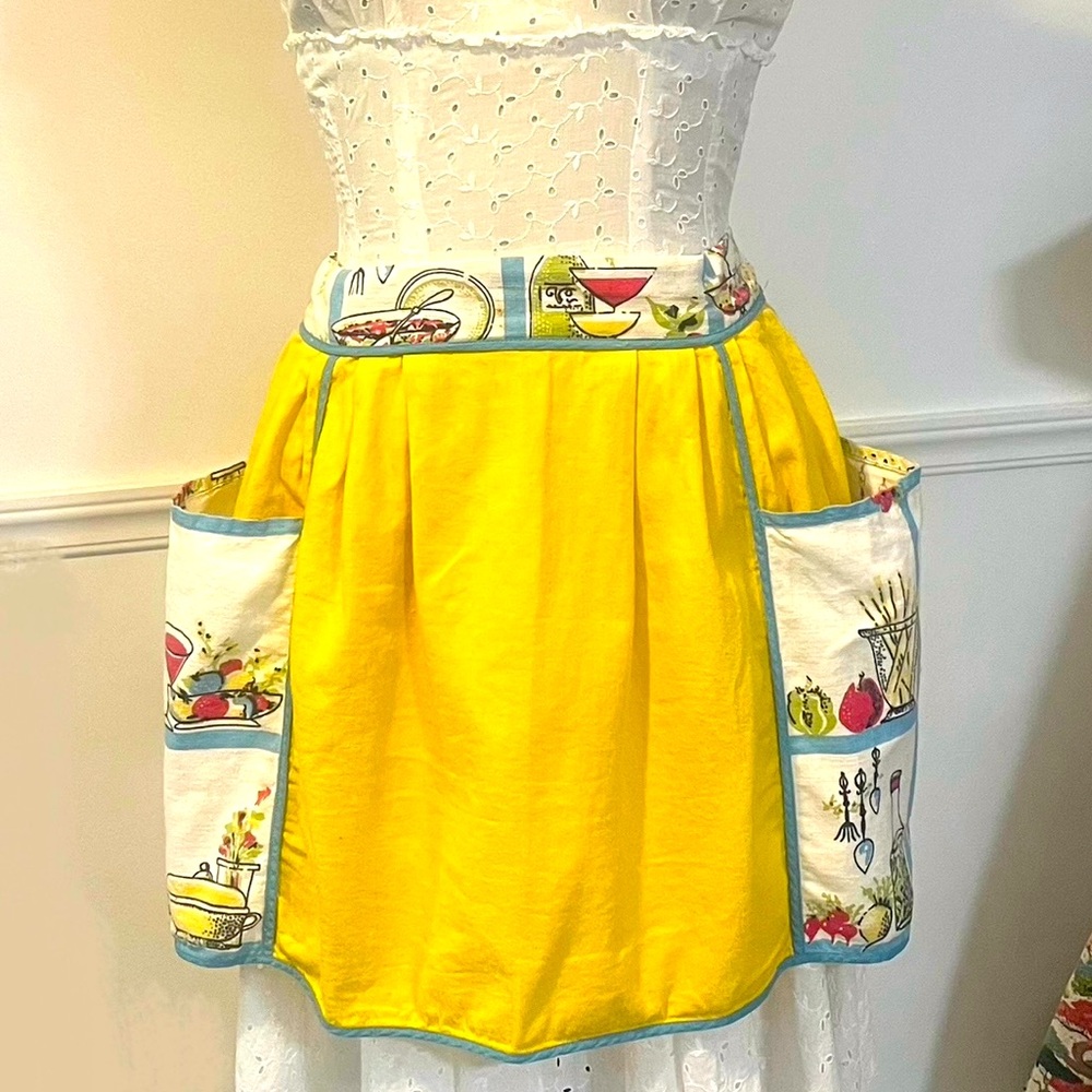 Vintage apron 1950/60s kitchen ware scene
